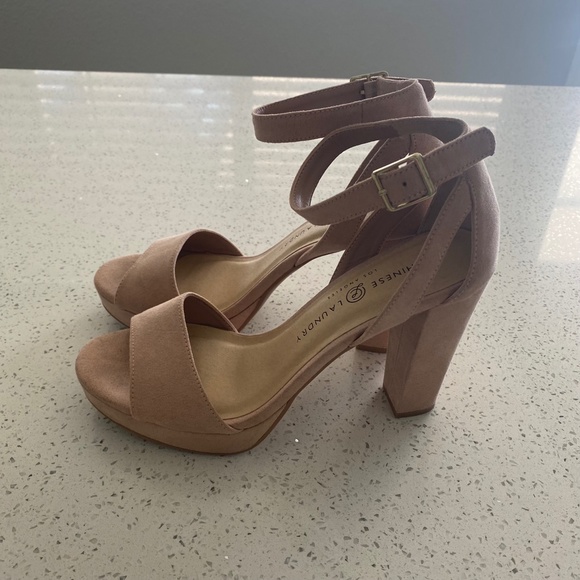 CHINESE LAUNDRY Mary Jane Pump - Picture 2 of 6